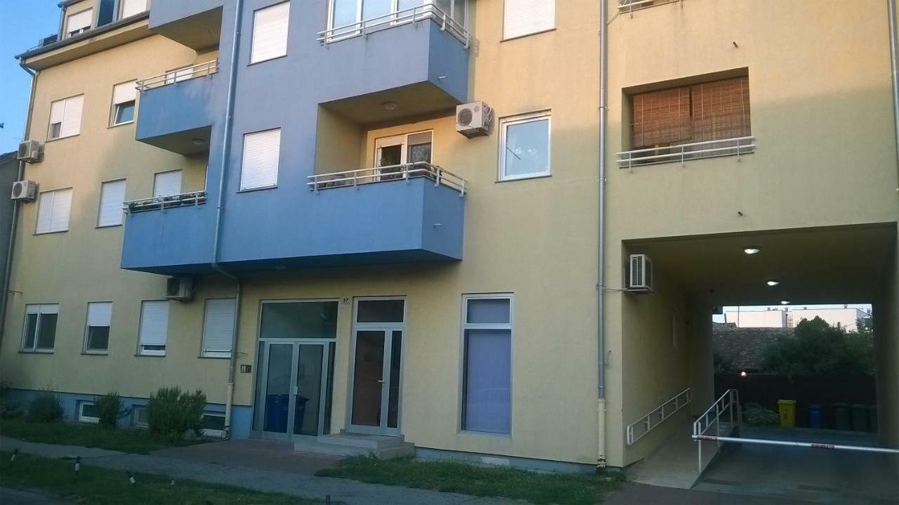 Apartman Mario Osijek Bagian luar foto